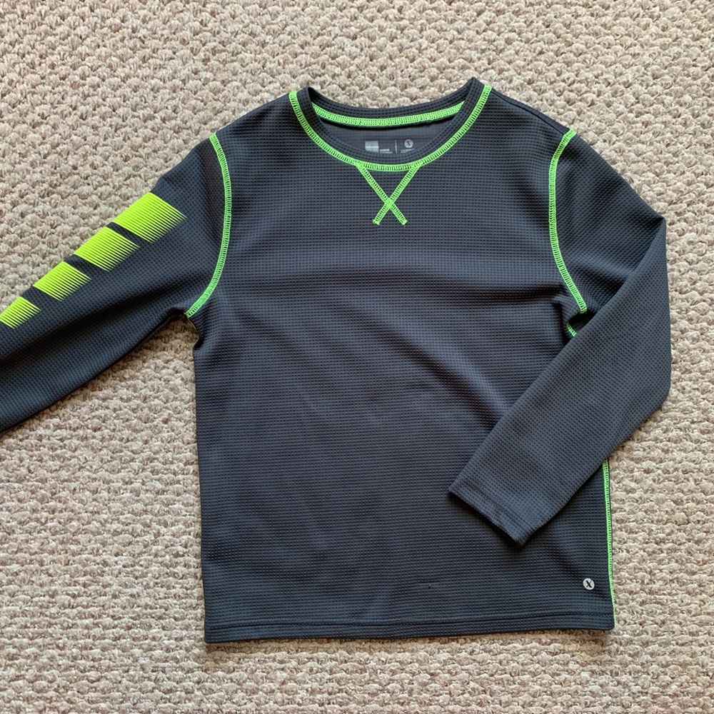 Boys long sleeved activewear, size 8